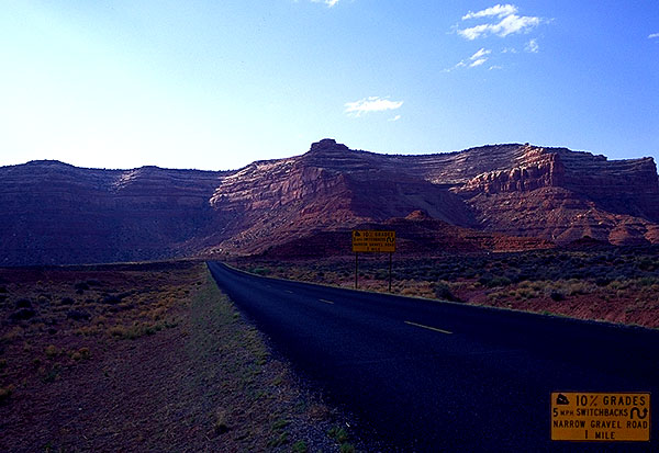 The Road to Natural Bridges National Monument<br>Near Goosenecks State Park<br>Arizona, USA: Utah, United States of America
: Landscapes; Geological Formations.